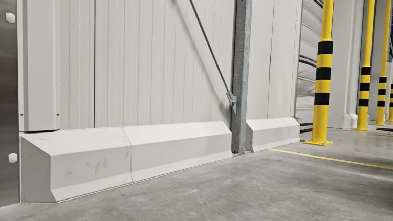 Ütközésvédelem a fagyasztott terekbe és hűtött zónákba – Logisztikai csarnok