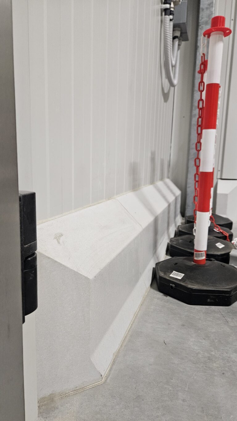 Ütközésvédelem a fagyasztott terekbe és hűtött zónákba – Logisztikai csarnok