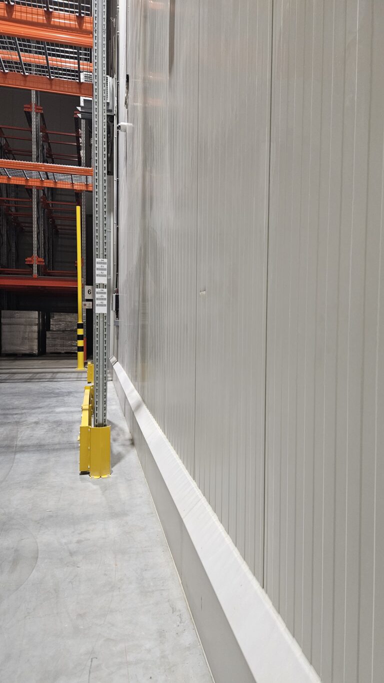 Ütközésvédelem a fagyasztott terekbe és hűtött zónákba – Logisztikai csarnok